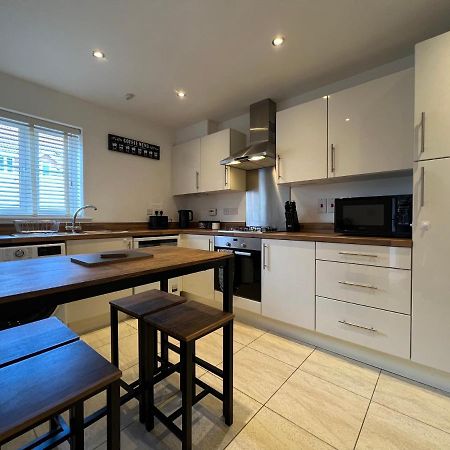 The Belfry 3 Bedrooms 2 Bathrooms Contractors & Family Higham Ferrers المظهر الخارجي الصورة