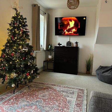 The Belfry 3 Bedrooms 2 Bathrooms Contractors & Family Higham Ferrers المظهر الخارجي الصورة